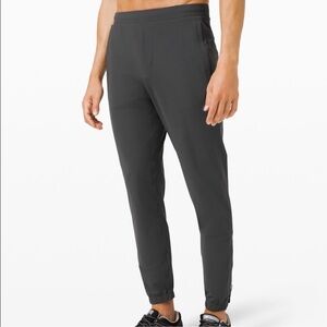 Lululemon Men’s Surge Jogger Shorter Inseam Large